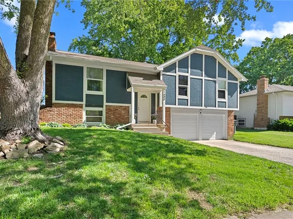 1608 E 151st Ter, Olathe, KS 66062