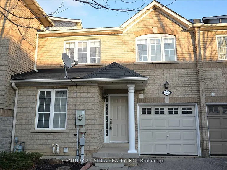 82 Red River Cres — Photo 1
