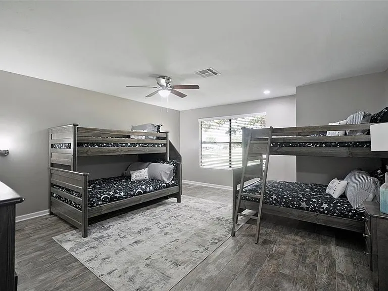 3508 Balboa Cir — Photo 18