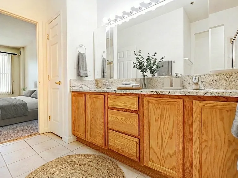 Westmount Apartments — Photo 9