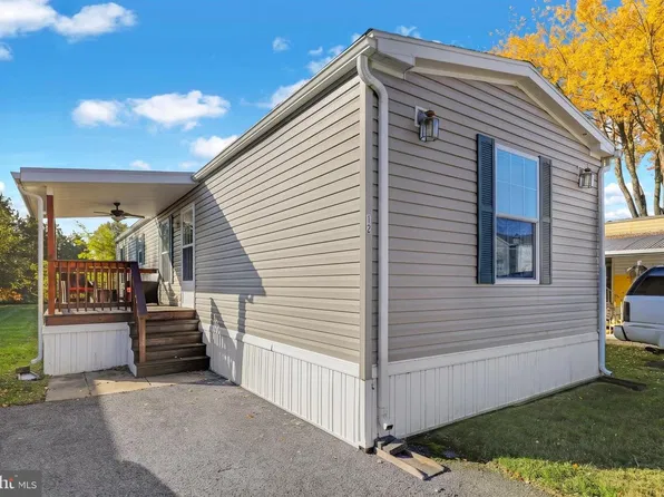 12 Crystal Ave, Ephrata, PA 17522