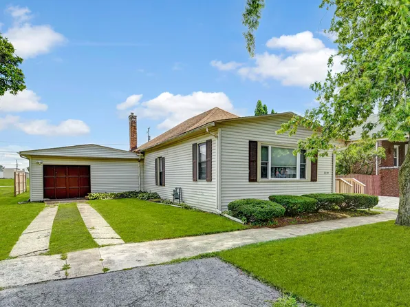 3239 Halsted St, Steger, IL 60475