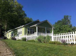 69 Hougie Heaven Ln, Franklin, NC 28734