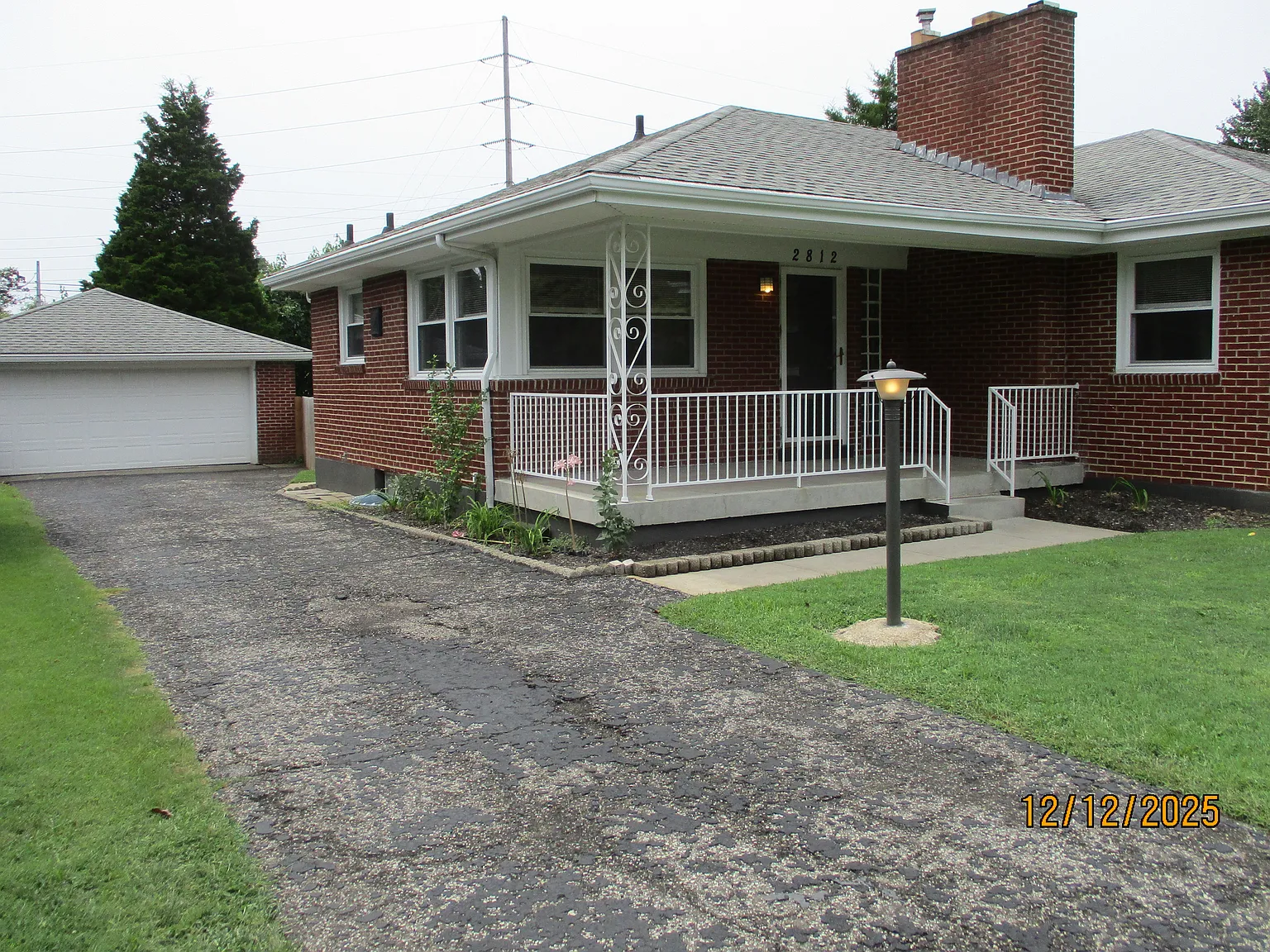 3 bed, 1.5 bath, 1400 sqft, $2,290 — Photo 2