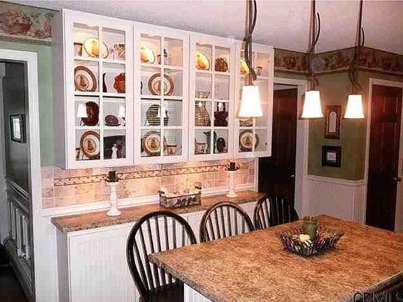 5th image of 10 Carlyle Ct