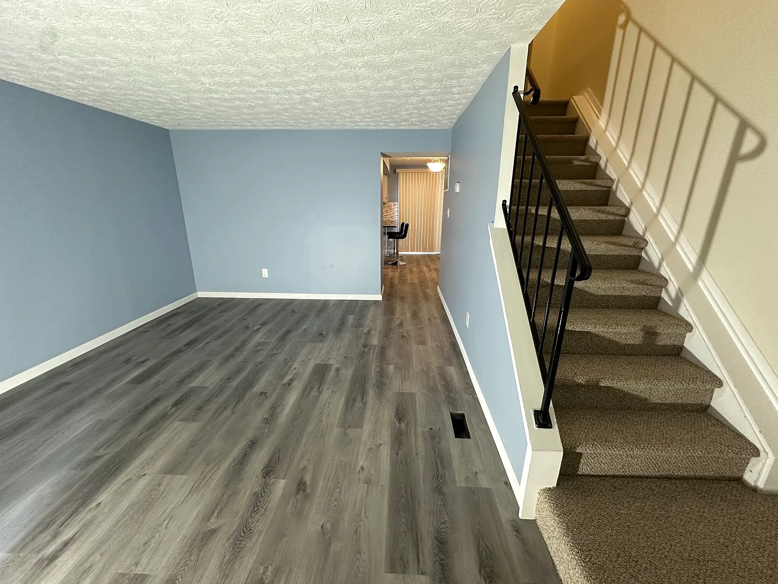2 bed, 1440 sqft, $2,382 — Photo 2