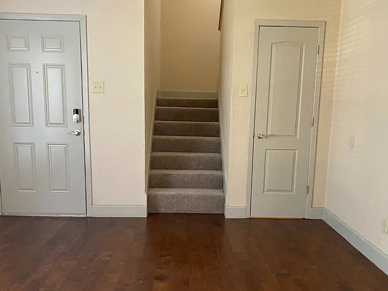 7720 Kings Ridge Rd — Photo 3