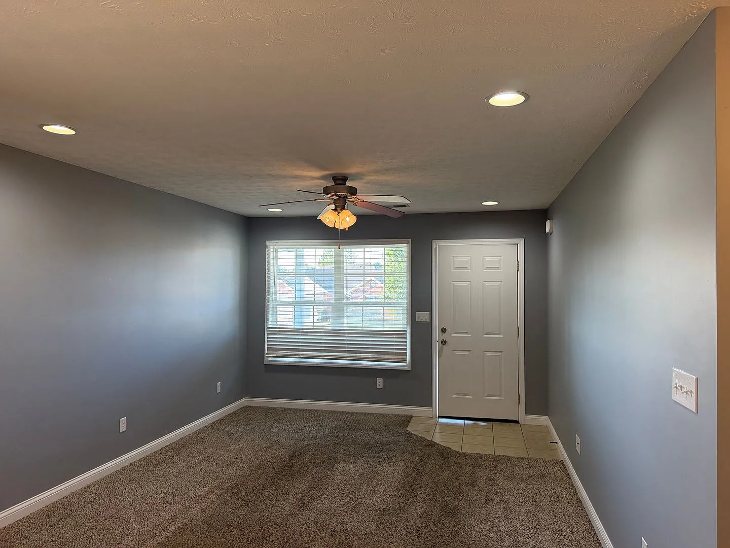 186 Applewood Ln — Photo 2