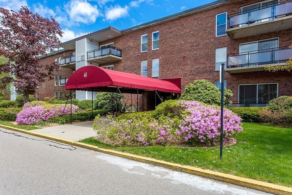 57 Broadlawn Park APT 1B, Chestnut Hill, MA 02467 Zillow