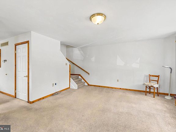 5th image of 150 Montgomery Ave