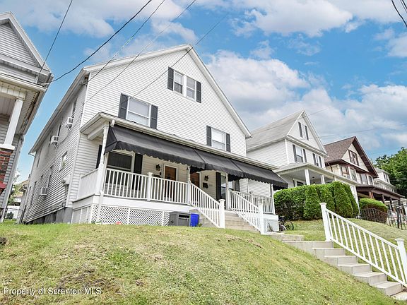 2nd image of 1163 W 1165 Elm St