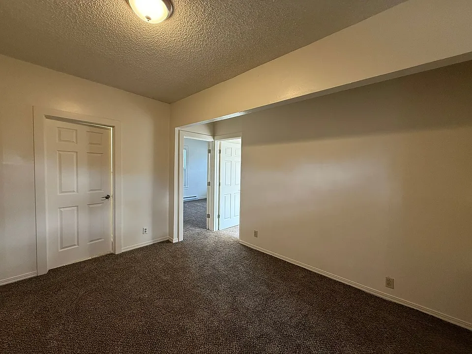 771 W 7th Ave