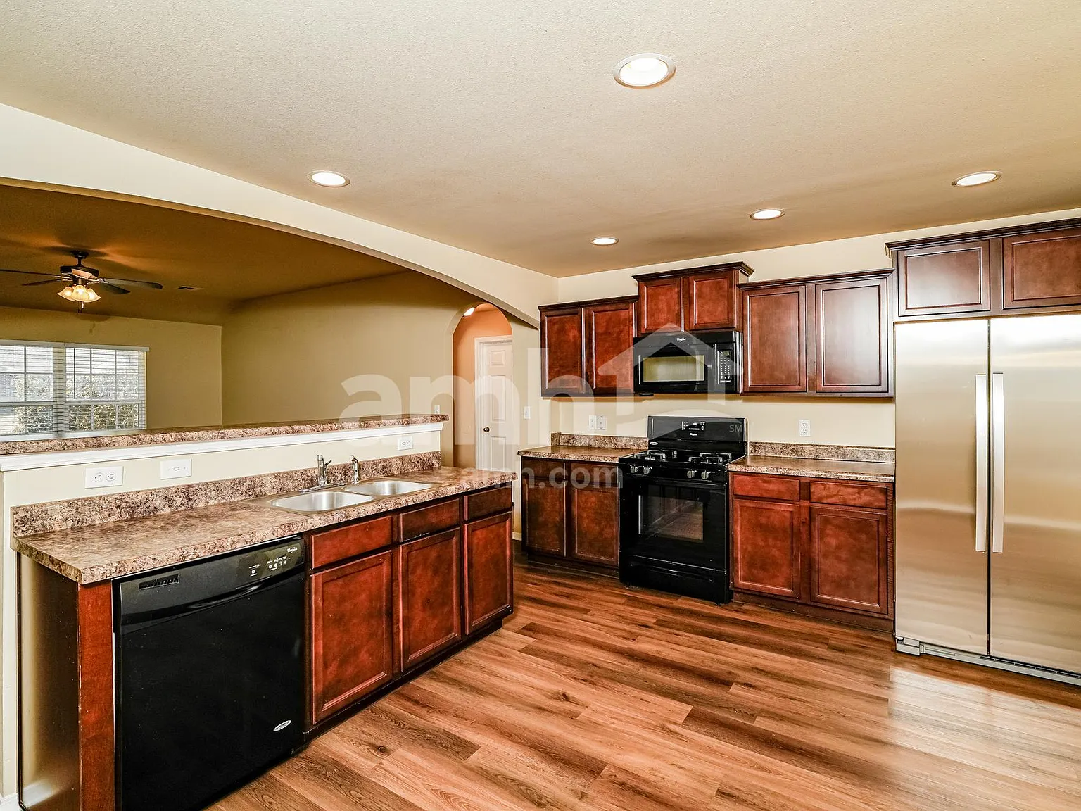 4 bed, 2.0 bath, 1684 sqft, $1,945 — Photo 3