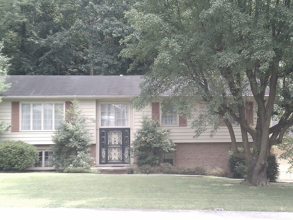 1st image of 2930 Brookwood Dr
