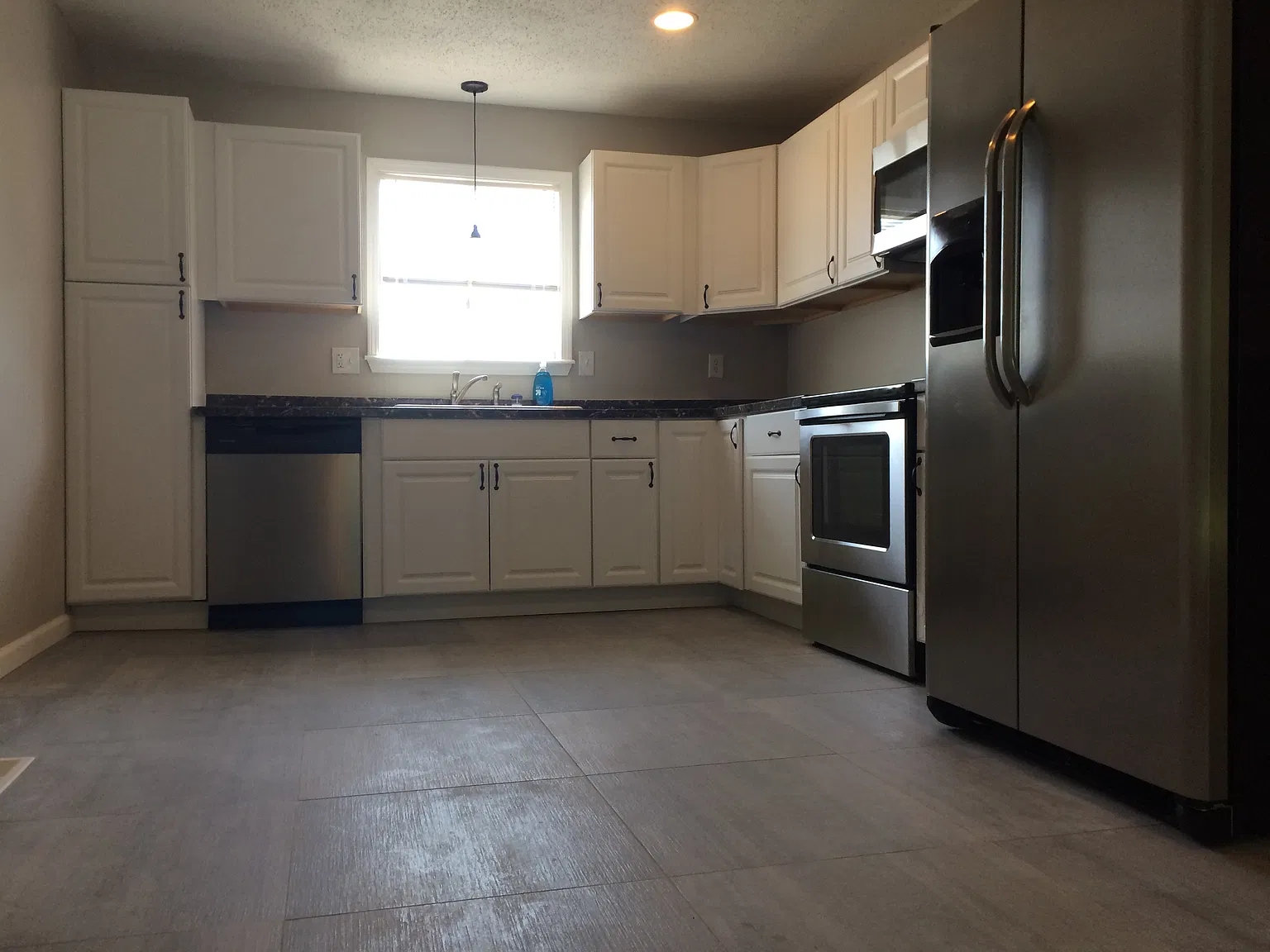 5 bed, 1894 sqft, $2,000 — Photo 3