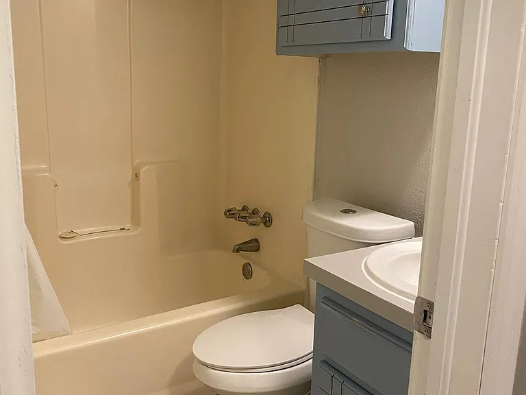 3221 SW 82nd St — Photo 7