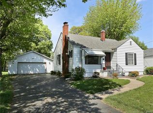 18 Grandview Dr, COLLINSVILLE, IL