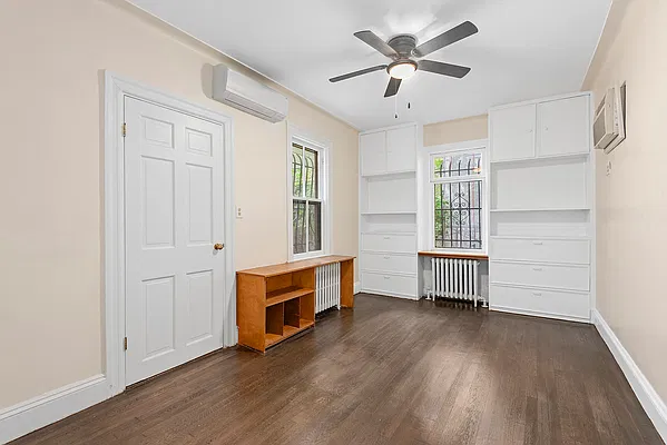 Rented by Compass | media 9