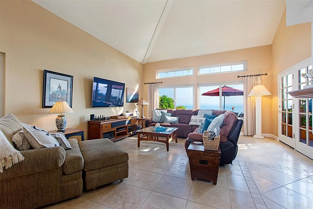 3 bed, 3.0 bath, 1951 sqft, $6,000 — Photo 2