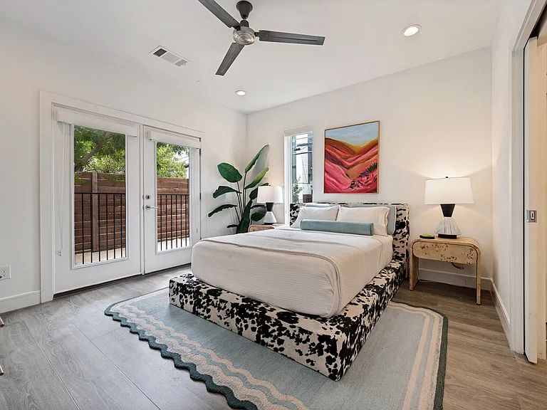 3880 Munger Ave #6 — Photo 5