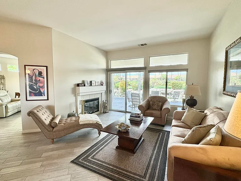 38071 Brandywine Ave — Photo 5