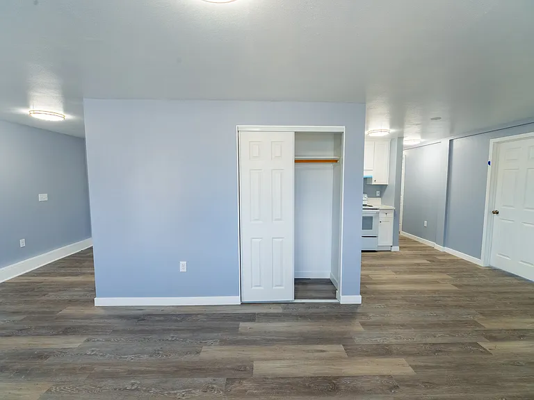 10374 Long Beach Blvd #H — Photo 7