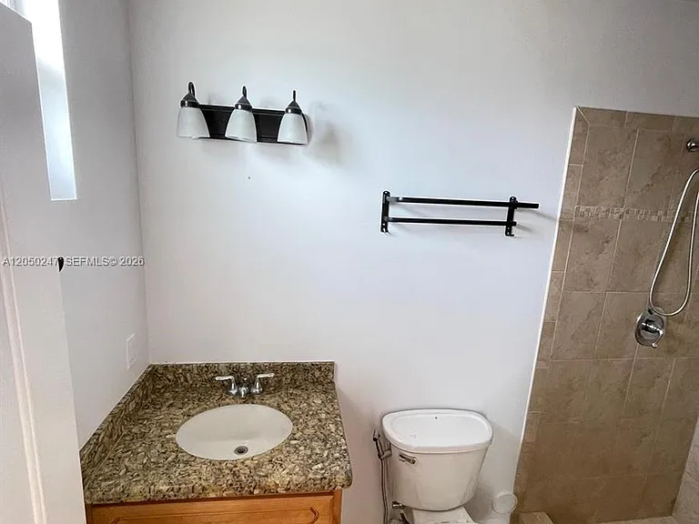 2307 Washington St #4 — Photo 12