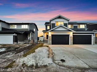 561 S Chelsea Gdns, Chestermere, AB T1X2V4