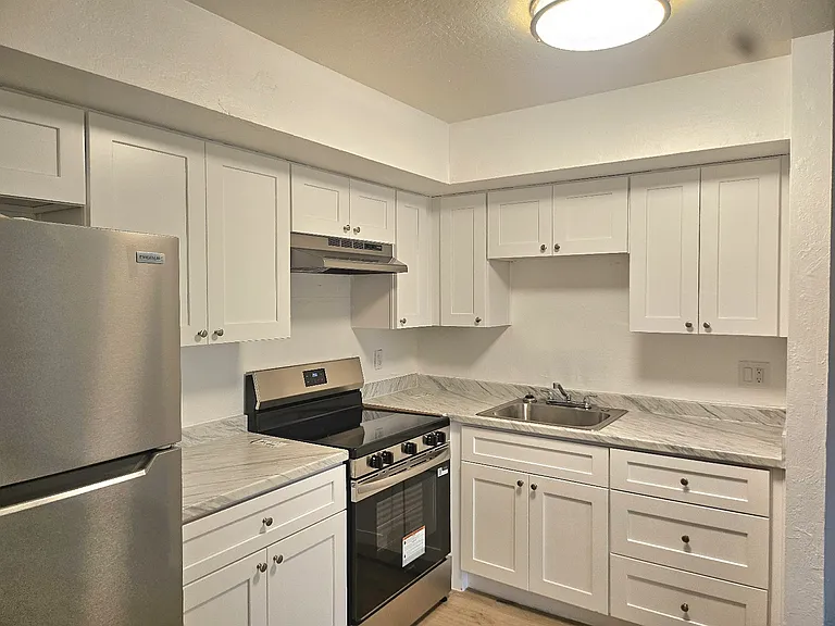 510 E Hatcher Rd #203 — Photo 1