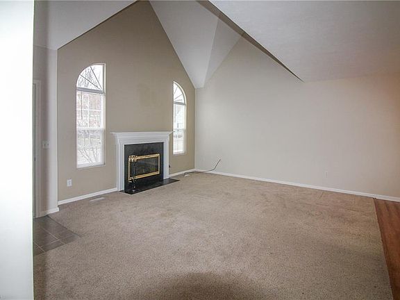 4th image of 606 Windsor Ln