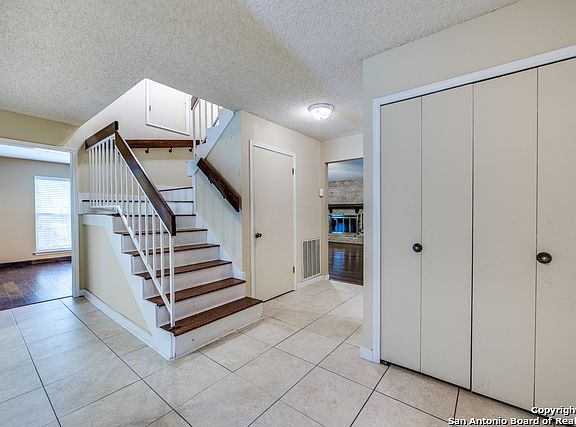 4th image of 15307 Mount Eagle St