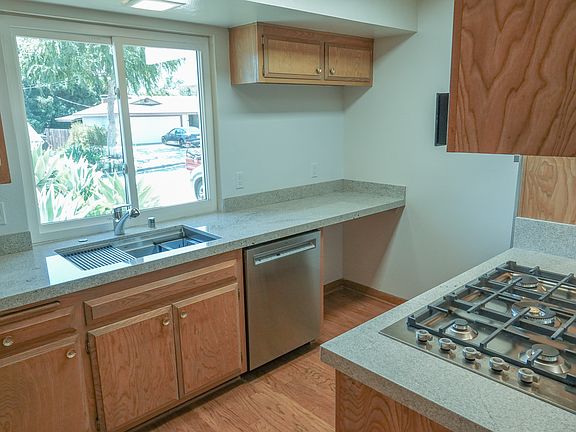 2nd image of 2187 Sumac Dr