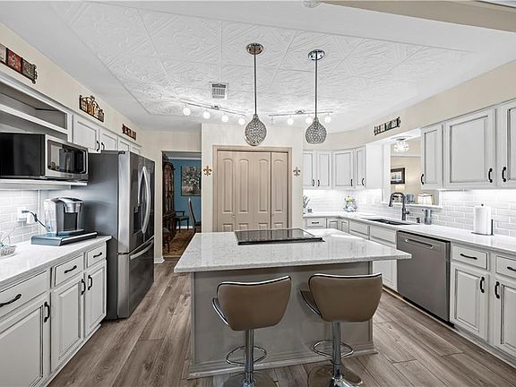 5th image of 142 Melrose Dr
