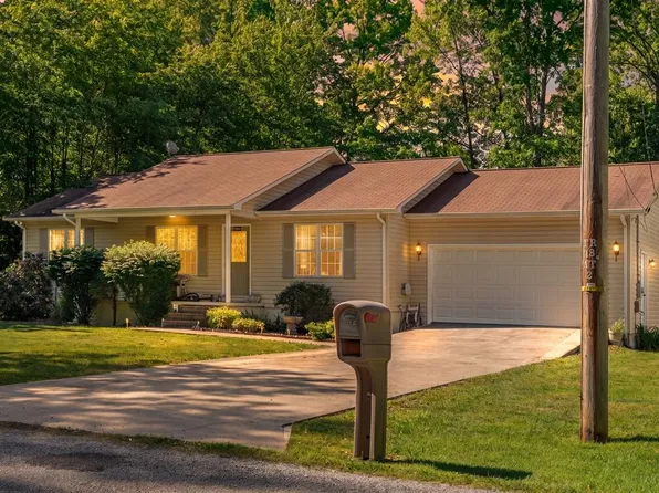 9033 Weketa Dr, Crossville, TN 38572