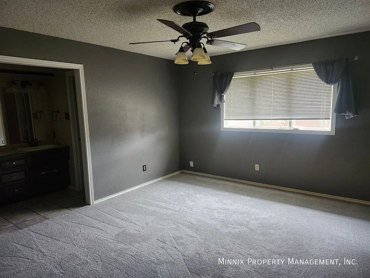 3 Bedroom / 2 Bath For Rent Lubbock | Pet Friendly | 3205 91st St. — Photo 2