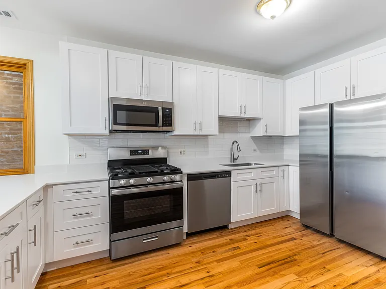 333 S Leavitt St #2 — Photo 7