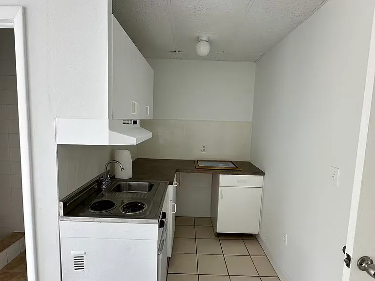 3100 NE 9th St #1 — Photo 5