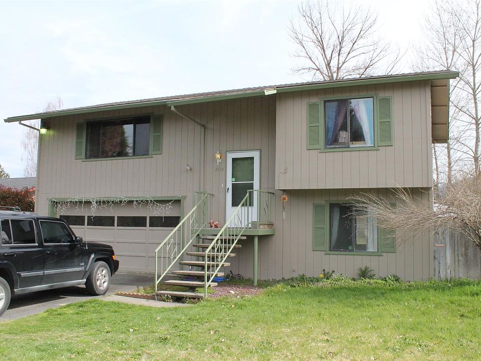 2nd image of 1955 McCarter Ln
