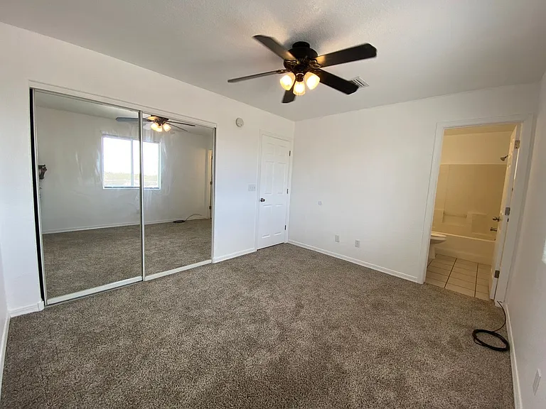 6582 W Hershey Way — Photo 14