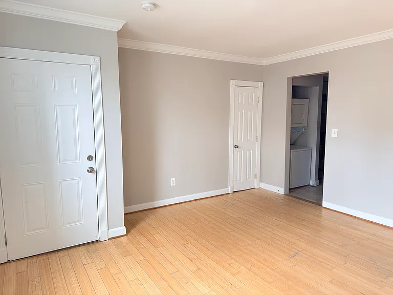 1246 Queen St NE #2 — Photo 11