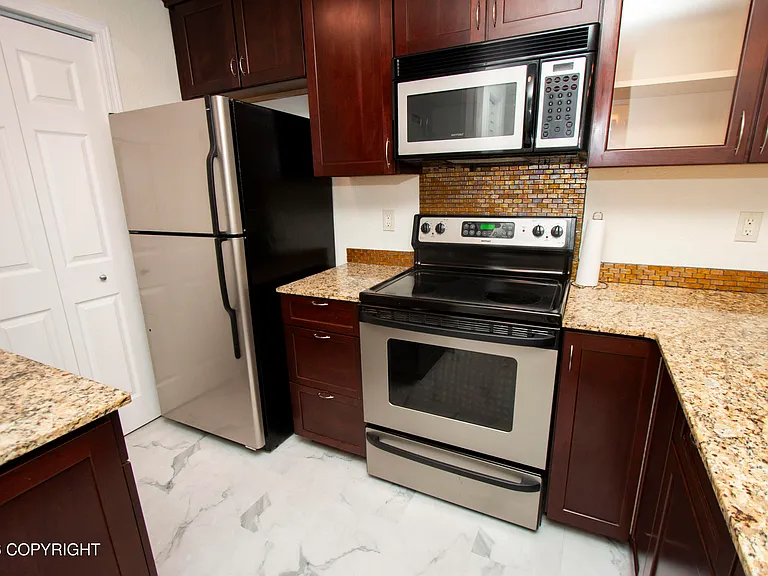 329 E 14th Ave #13 — Photo 11