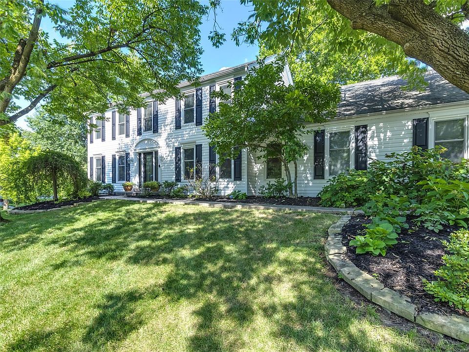 1st image of 932 Devereaux Dr