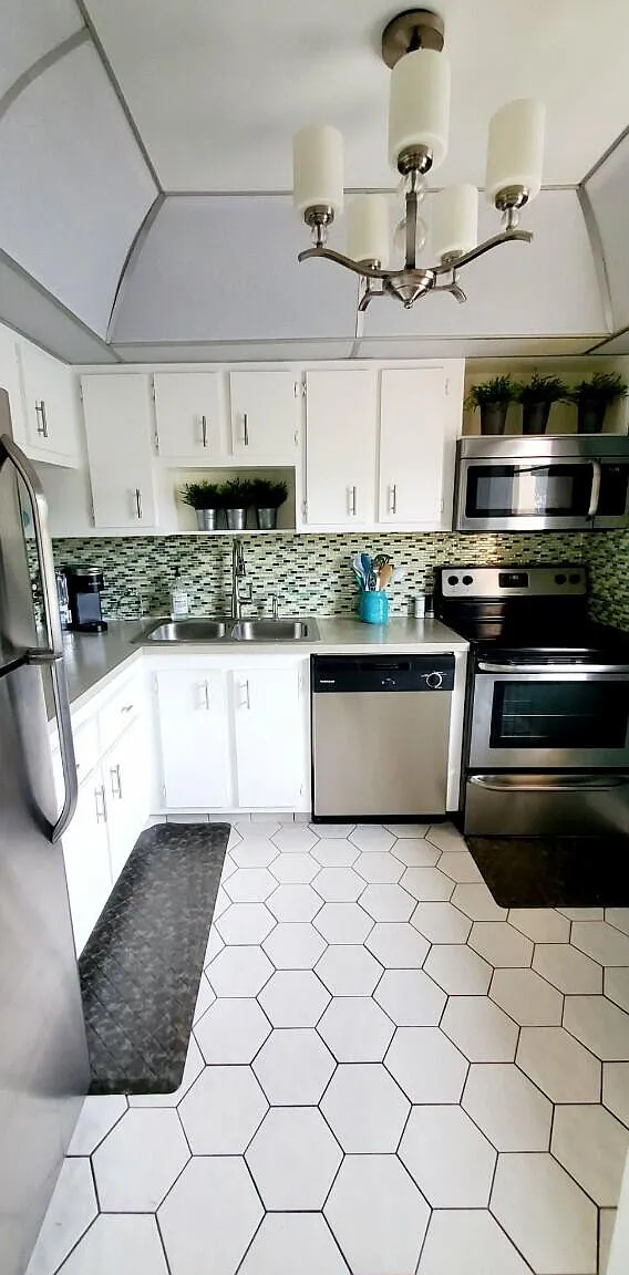 1 bed, 1.5 bath, 775 sqft, $1,450 — Photo 3