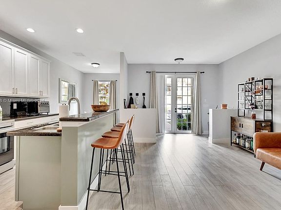 4th image of 5756 Hampton Hills Blvd