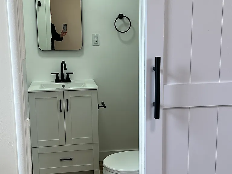 1711 W Alameda Ave #C — Photo 12