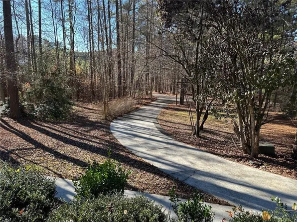 8214 Dallas Acworth Hwy, Dallas, GA 30132