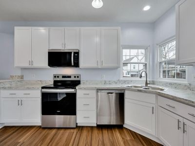 821 Gas Light Ln, Virginia Beach, VA, 23462
