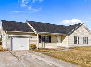 119 Annie Rd, Richlands, NC 28574