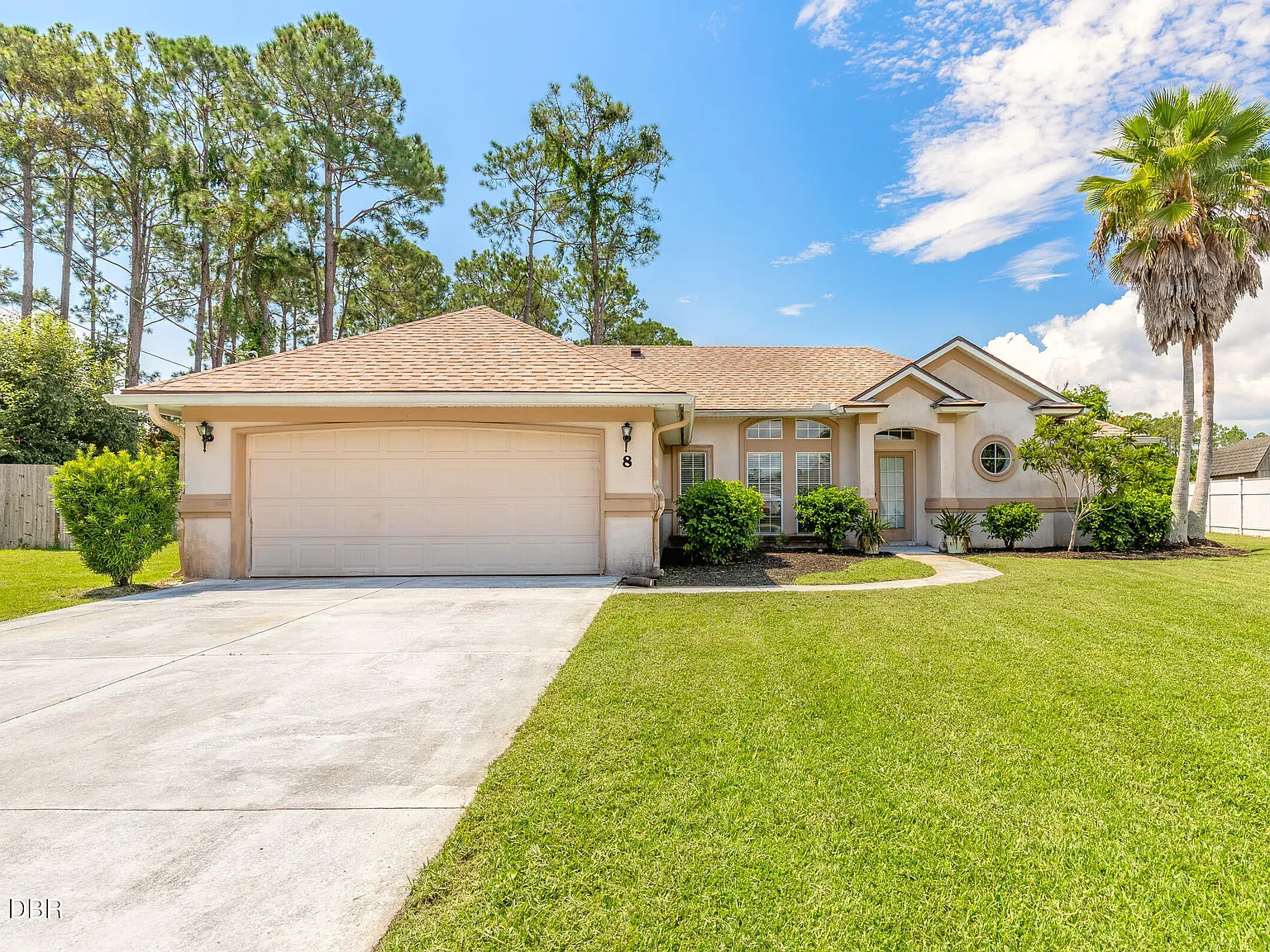 4 bed, 2.0 bath, 1432 sqft, $2,150 — Photo 1