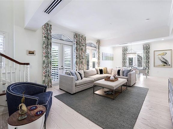 3rd image of 380 10th ST S #204